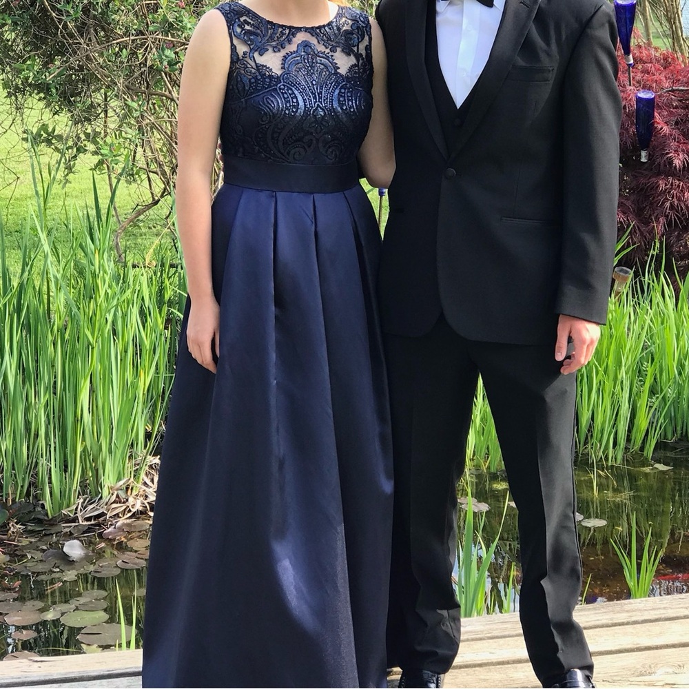 Eliza J Elegant Midnight Blue Gown with pockets! - Picture 1 of 5
